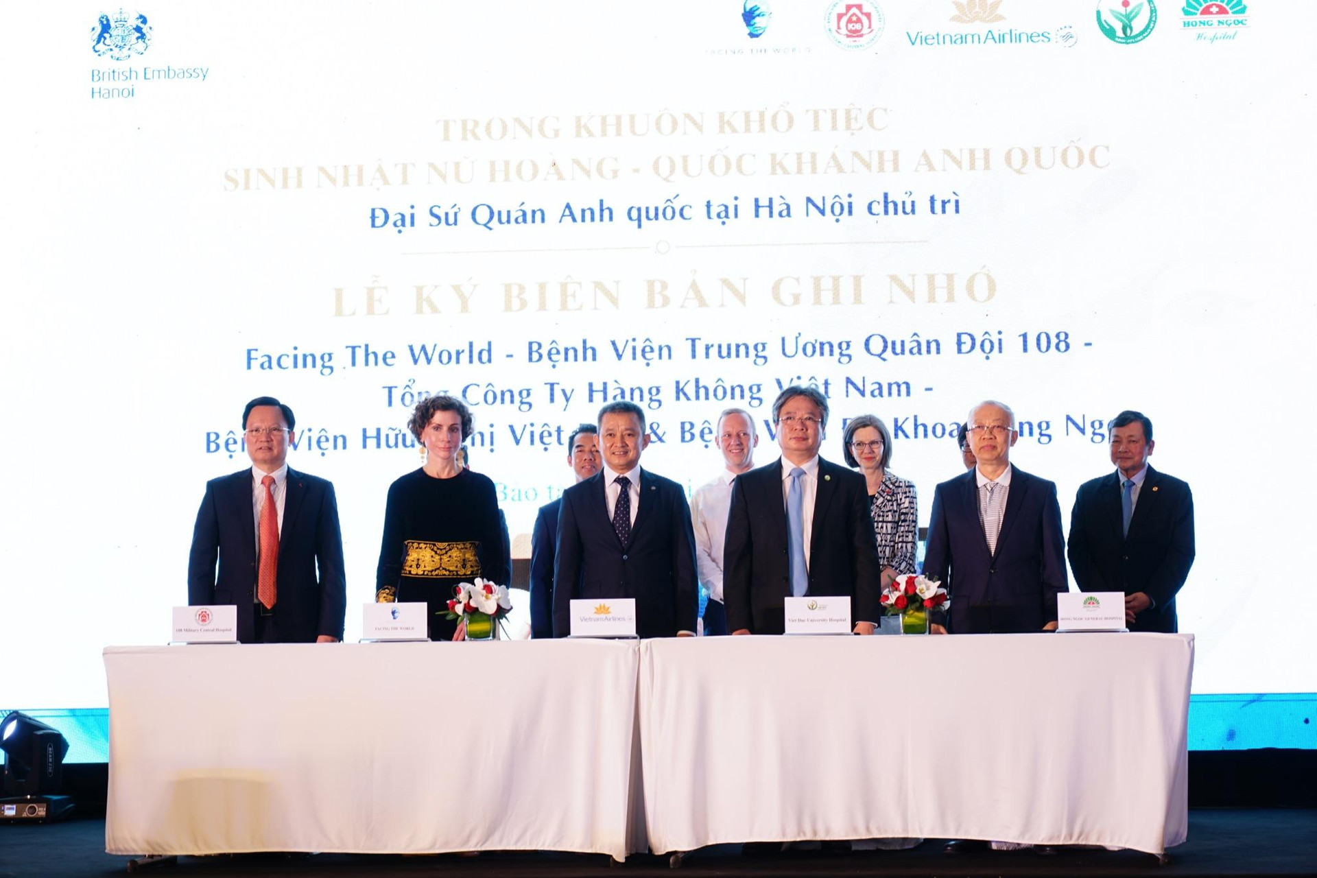 Đổi điểm Bông Sen Vàng làm từ thiện: Sáng kiến độc đáo, thiết thực của Vietnam Airlines- Ảnh 3.