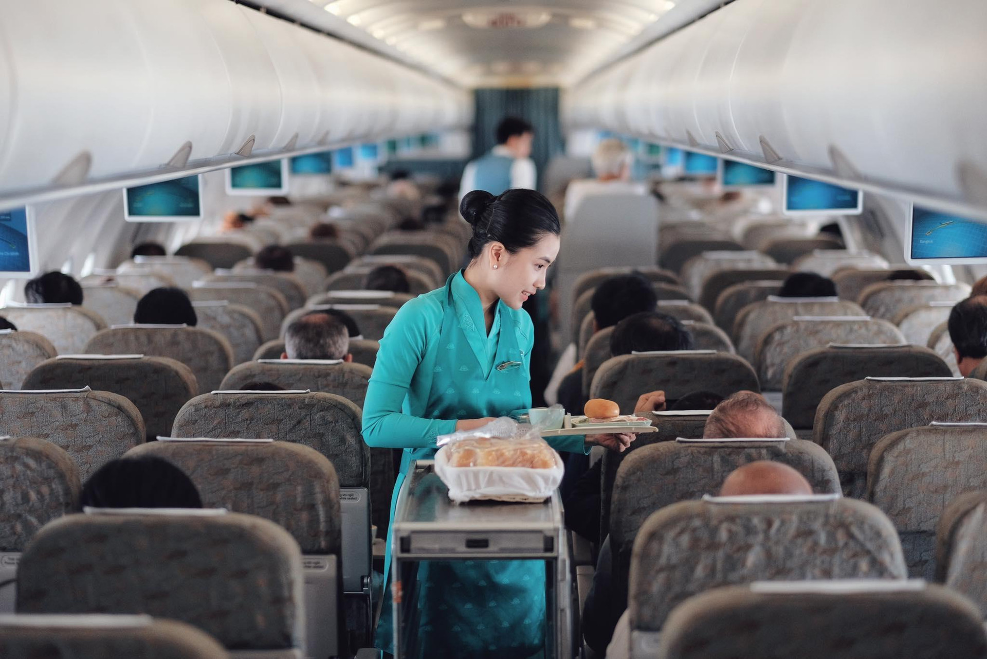 Đổi điểm Bông Sen Vàng làm từ thiện: Sáng kiến độc đáo, thiết thực của Vietnam Airlines- Ảnh 2.