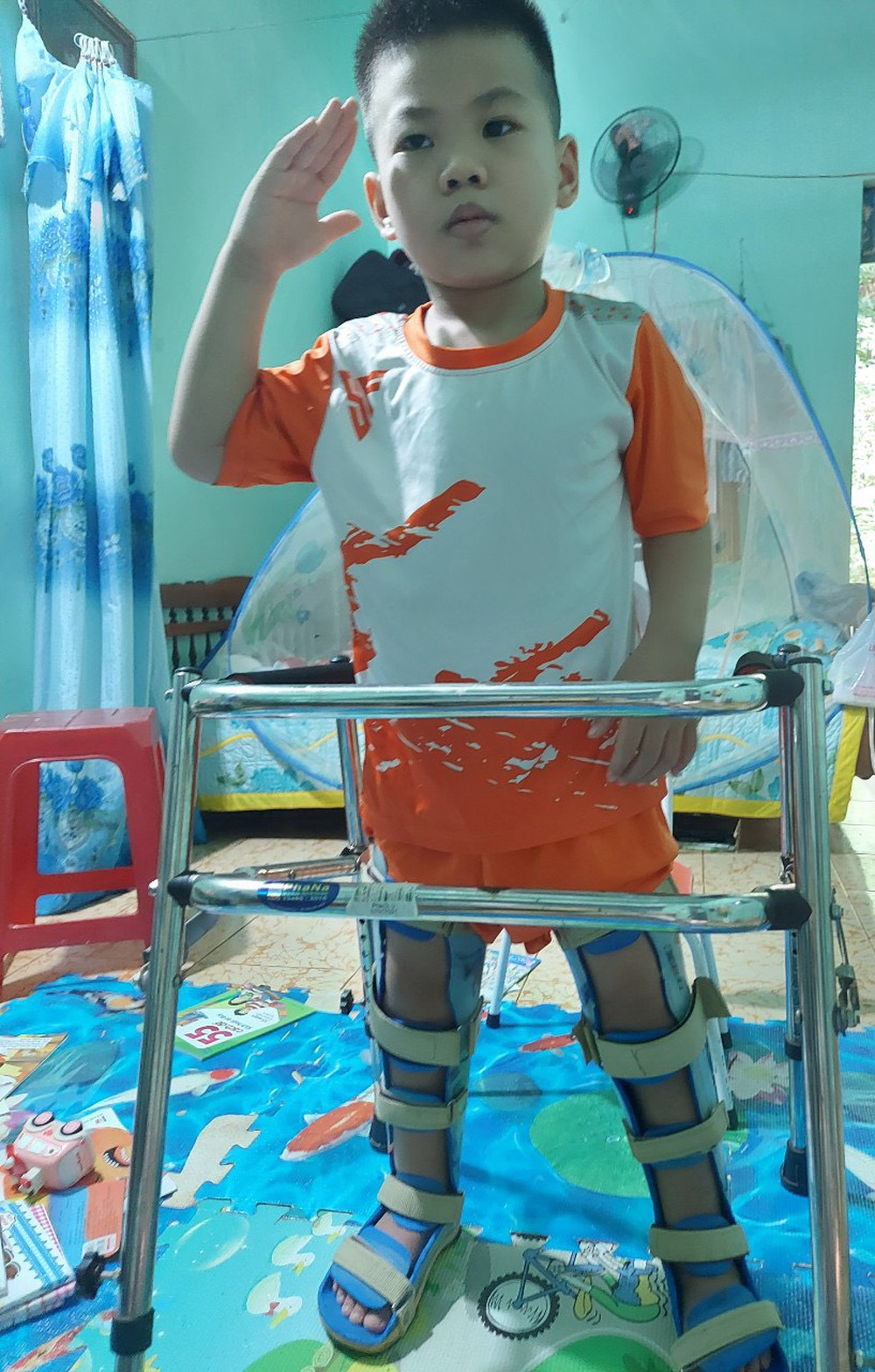 Có hai con bại não, người mẹ giúp hàng vạn đứa trẻ “thoát khỏi sàn nhà”, chống lại định mệnh nghiệt ngã- Ảnh 10.