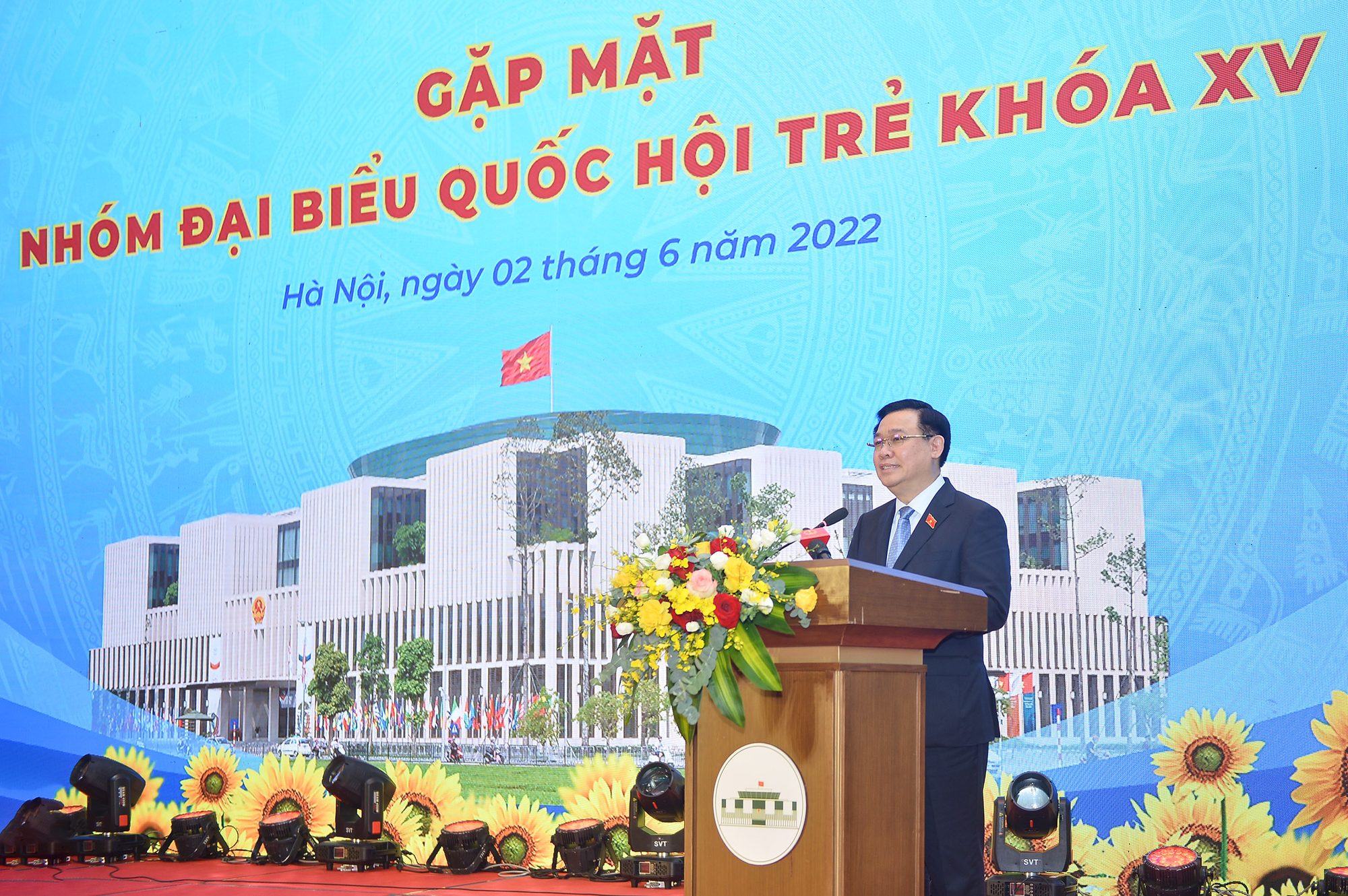 Nghị sĩ trẻ Quốc hội Việt Nam - Ảnh 3.