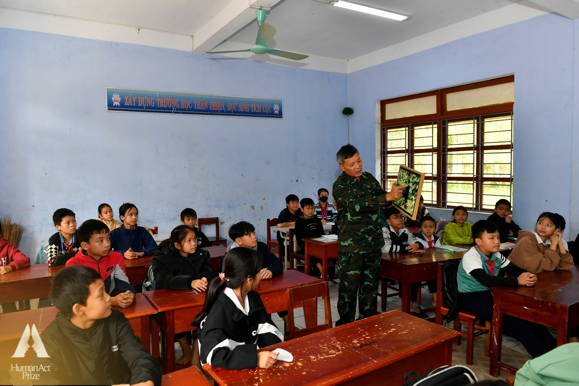 Bất ngờ gặp "người bạn" quý hiếm trên núi, Trung tá biên phòng lập ra "tiểu đội" vang danh vùng di sản- Ảnh 9.