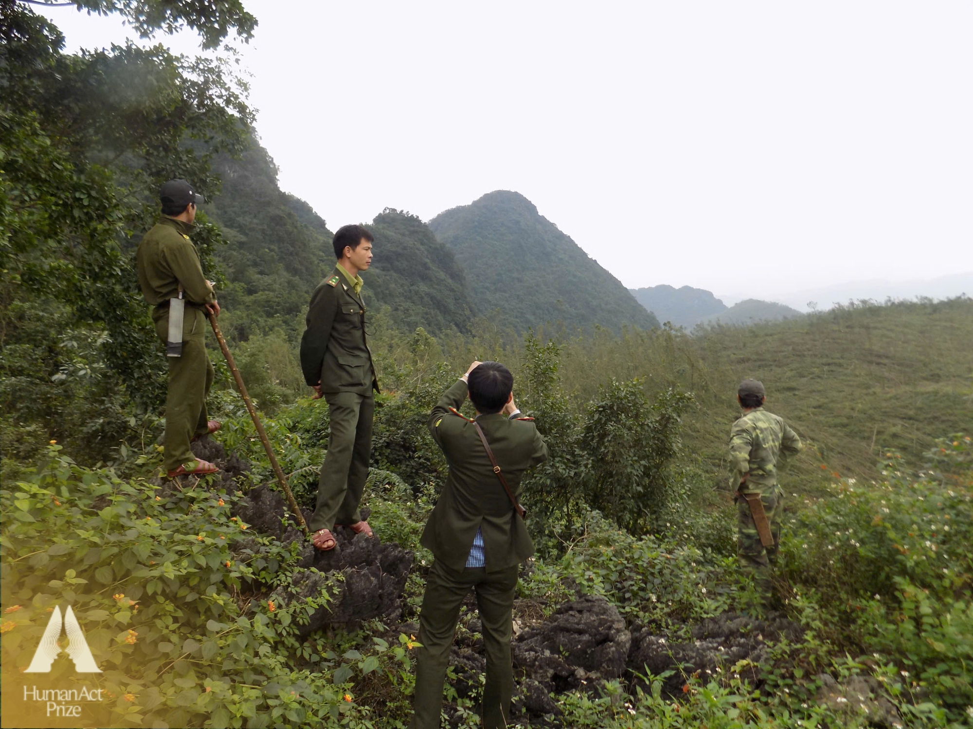 Bất ngờ gặp "người bạn" quý hiếm trên núi, Trung tá biên phòng lập ra "tiểu đội" vang danh vùng di sản- Ảnh 5.