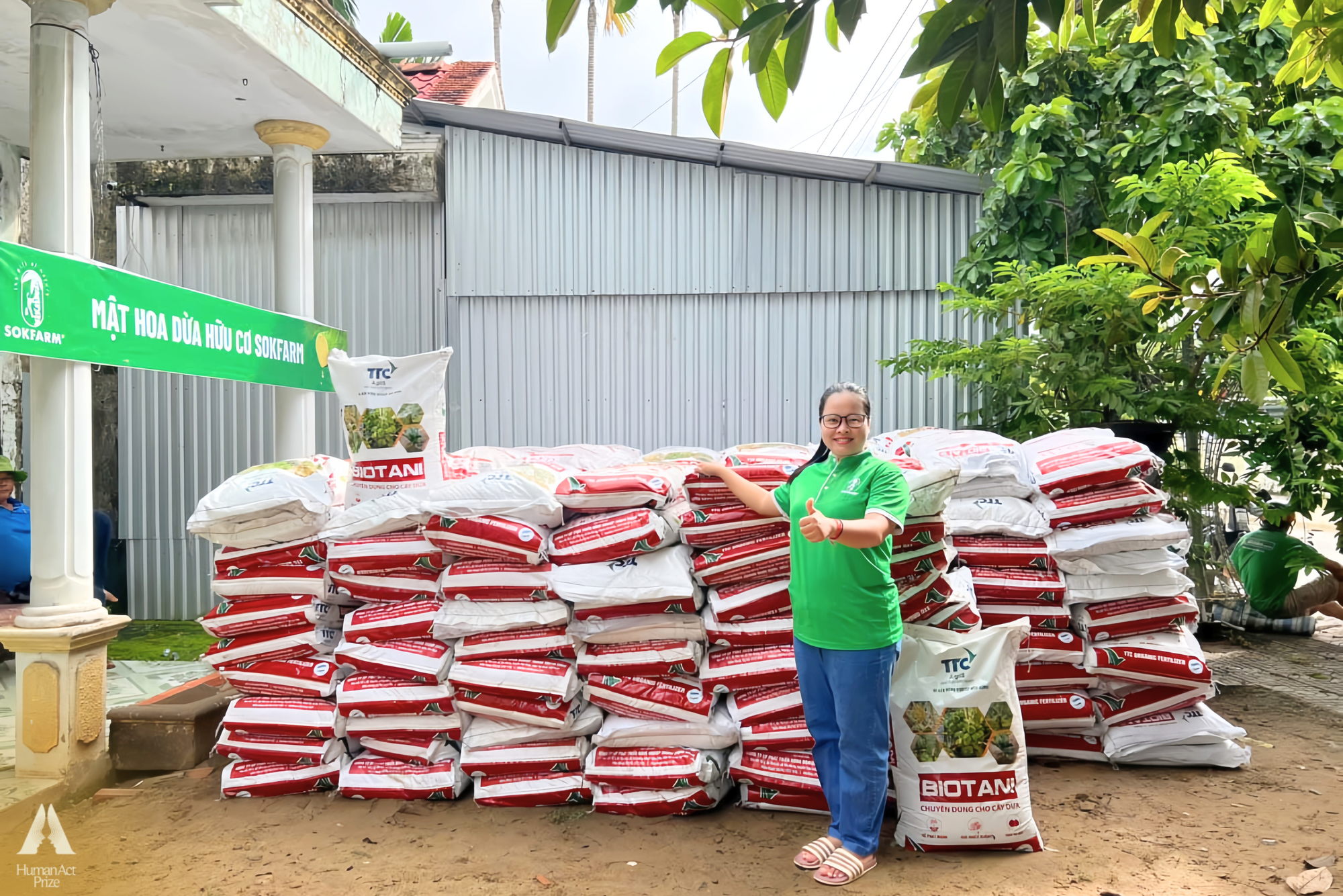 Những trái dừa "kỳ lạ" ở Trà Vinh và sự ra đời của loại đồ uống khiến khách Mỹ say mê- Ảnh 8. Những trái dừa "kỳ lạ" ở Trà Vinh và sự ra đời của loại đồ uống khiến khách Mỹ say mê- Ảnh 8.