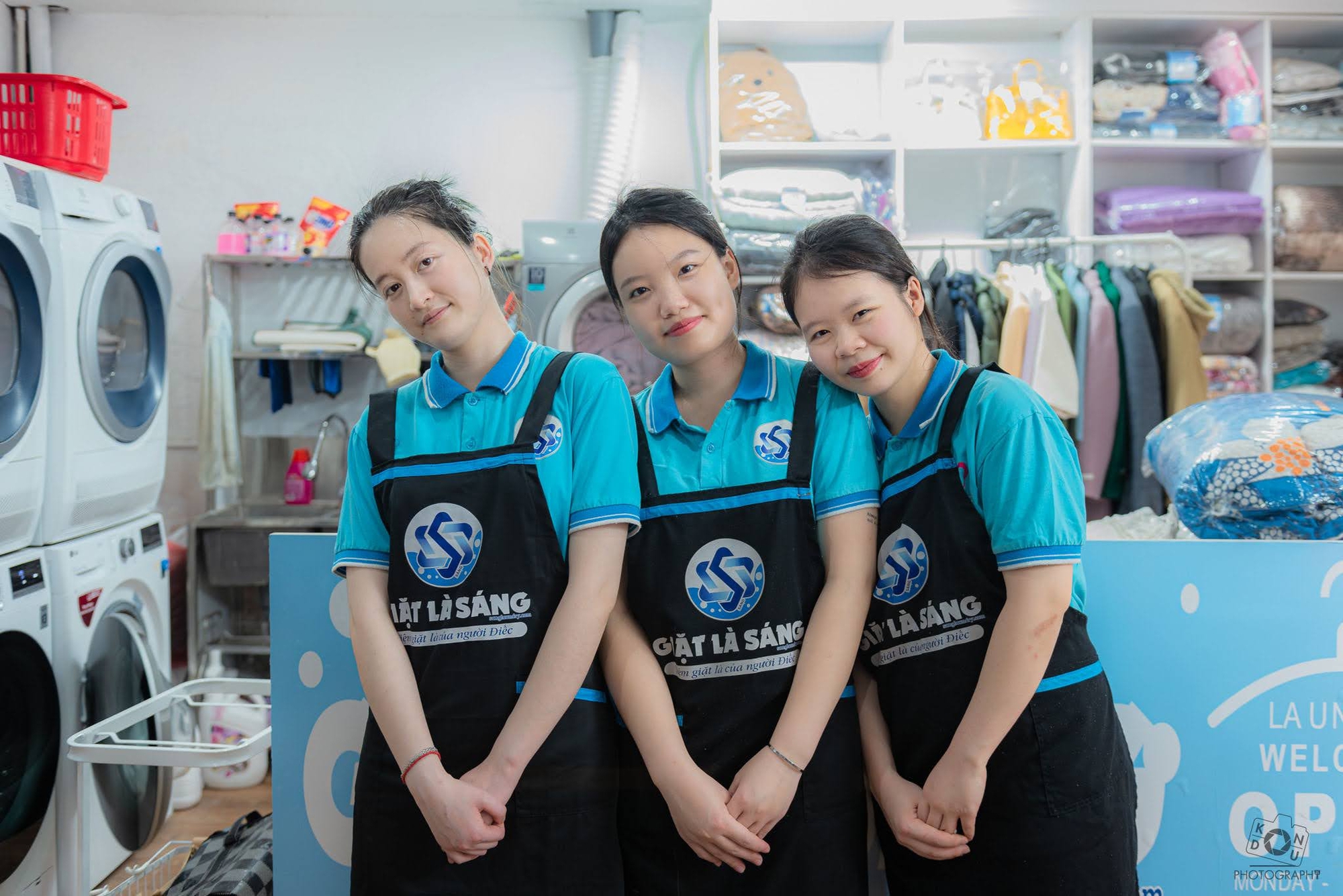 "Giặt là Sáng - Tiệm giặt là người điếc" - Dự án đong đầy yêu thương, chứa trọn tình người!- Ảnh 8. "Giặt là Sáng - Tiệm giặt là người điếc" - Dự án đong đầy yêu thương, chứa trọn tình người!- Ảnh 8.