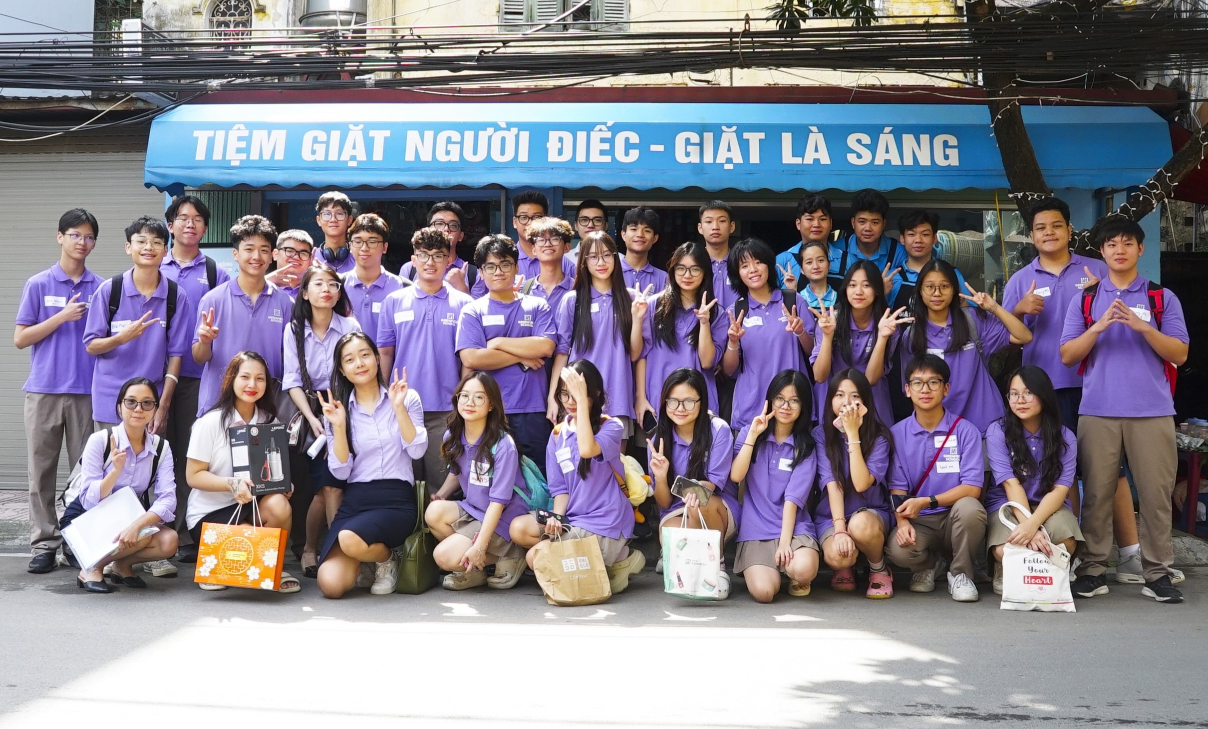 Giặt là Sáng - Tiệm giặt là người Điếc- Ảnh 2.