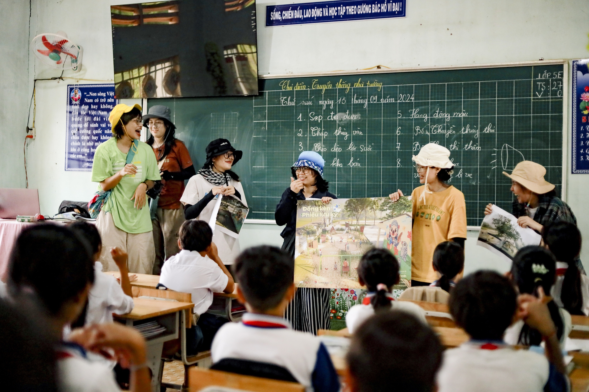 Sân Chơi Cầu Vồng: Nơi chắp cánh hy vọng và ước mơ tuổi thơ cho trẻ em nghèo- Ảnh 12. Sân Chơi Cầu Vồng: Nơi chắp cánh hy vọng và ước mơ tuổi thơ cho trẻ em nghèo- Ảnh 12.