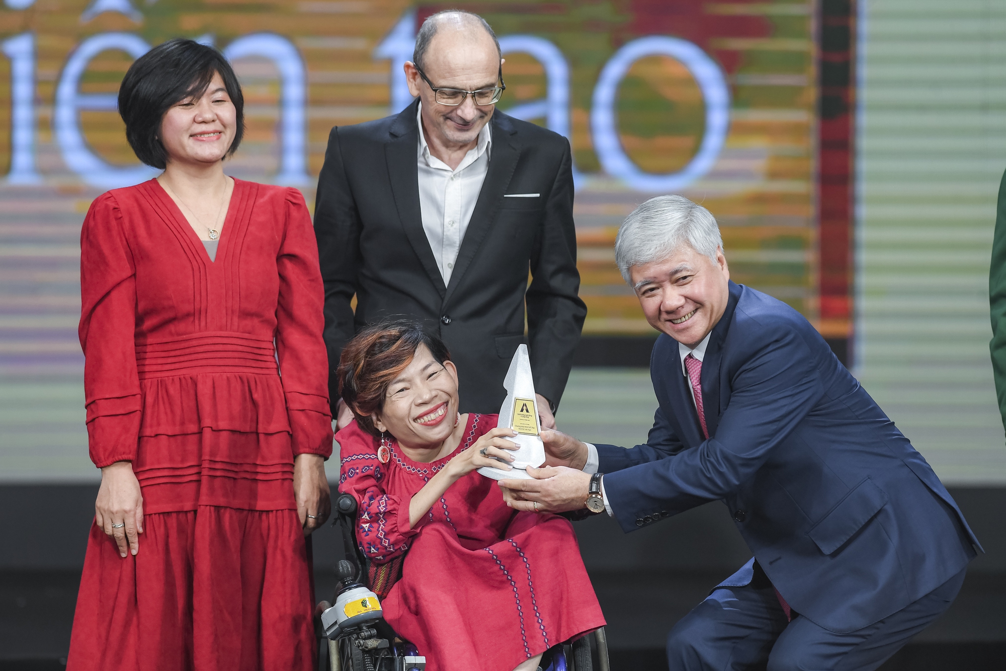 31 dự án được vinh danh tại Human Act Prize 2024: Một tinh thần Việt Nam hào sảng, để Việt Nam vươn mình mạnh mẽ- Ảnh 4. 31 dự án được vinh danh tại Human Act Prize 2024: Một tinh thần Việt Nam hào sảng, để Việt Nam vươn mình mạnh mẽ- Ảnh 4.