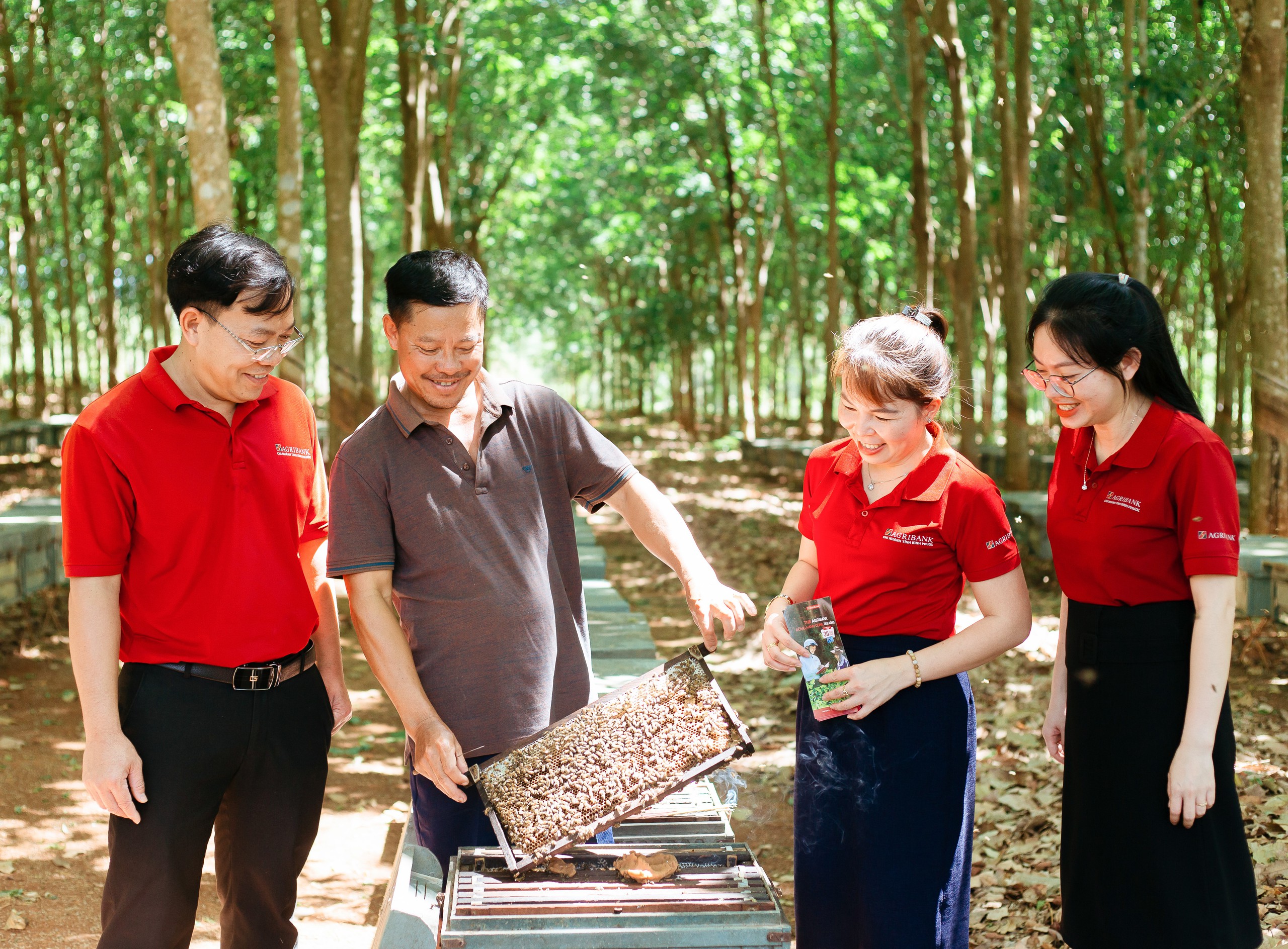 Agribank cho vay đối tượng chính sách để phát triển kinh tế, xã hội nông nghiệp, nông thôn- Ảnh 2.
