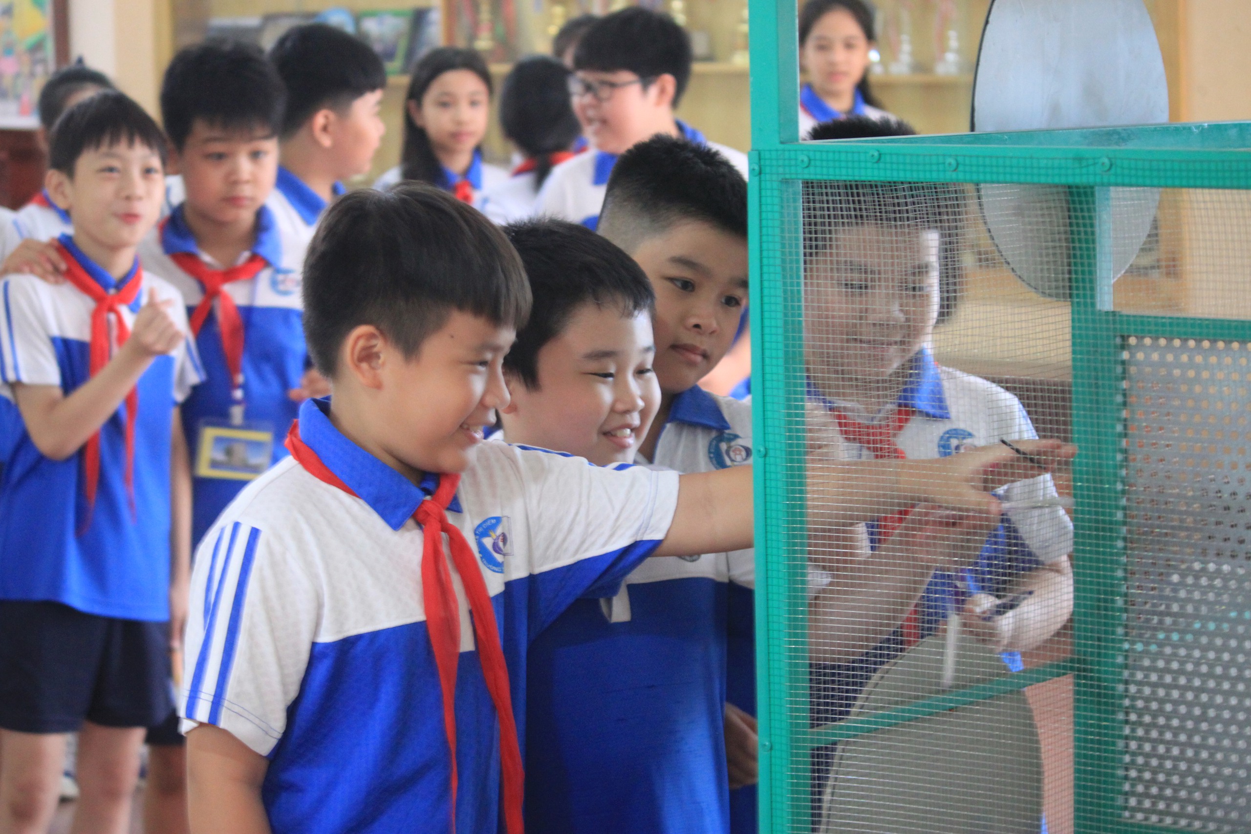 Vì mái trường xanh- Ảnh 10. Vì mái trường xanh- Ảnh 10.