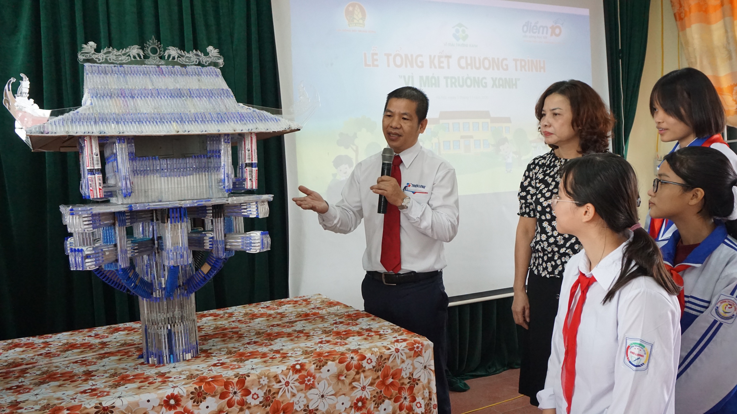 Vì mái trường xanh- Ảnh 8. Vì mái trường xanh- Ảnh 8.