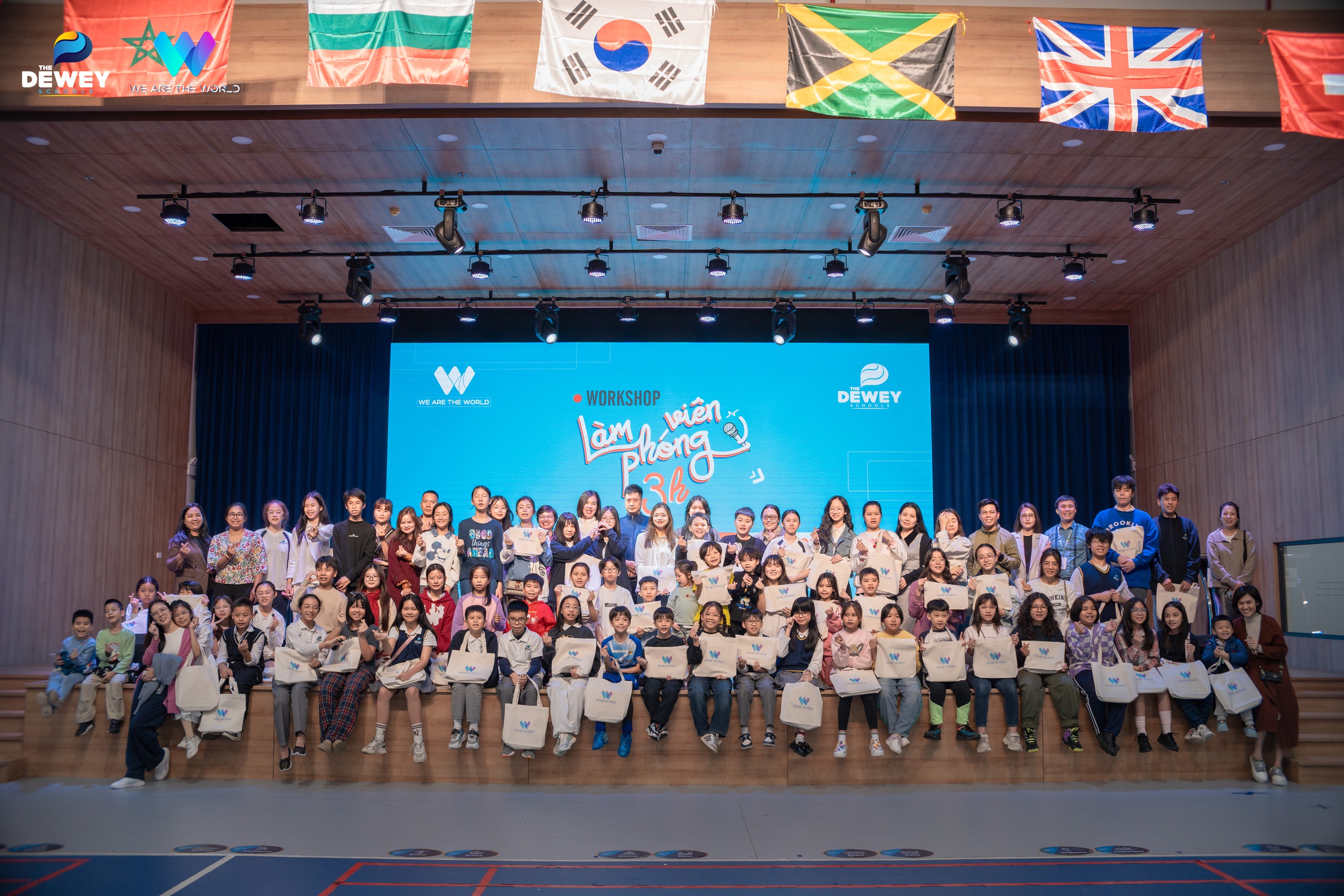 We are the World (Dự án W) - Ảnh 2.