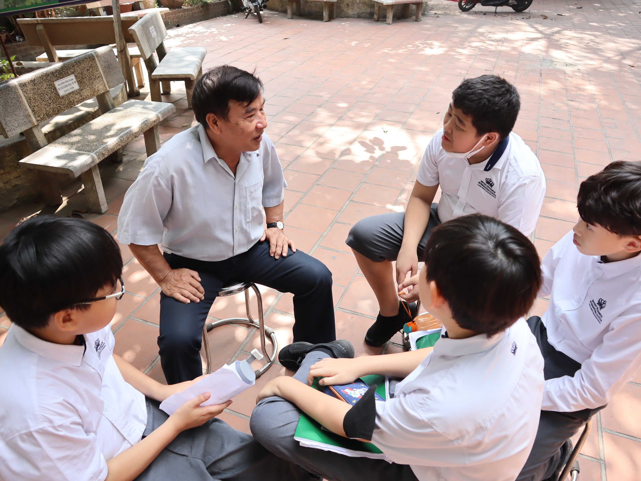 Câu lạc bộ Liên thế hệ Tự giúp nhau - Ảnh 24.