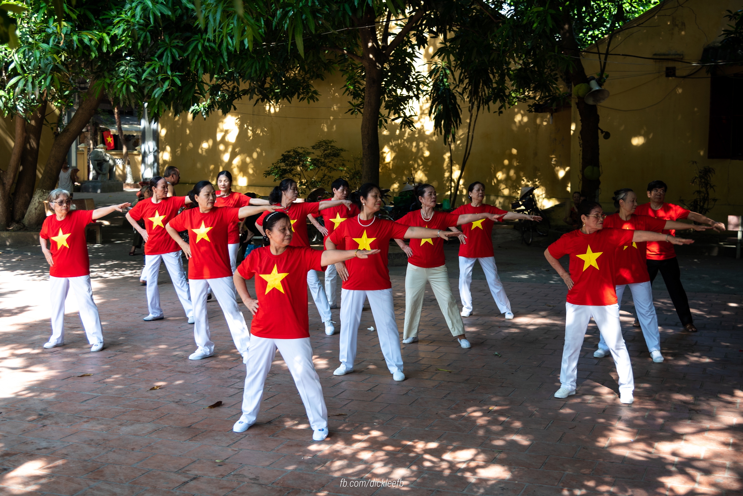 Câu lạc bộ Liên thế hệ Tự giúp nhau - Ảnh 22.