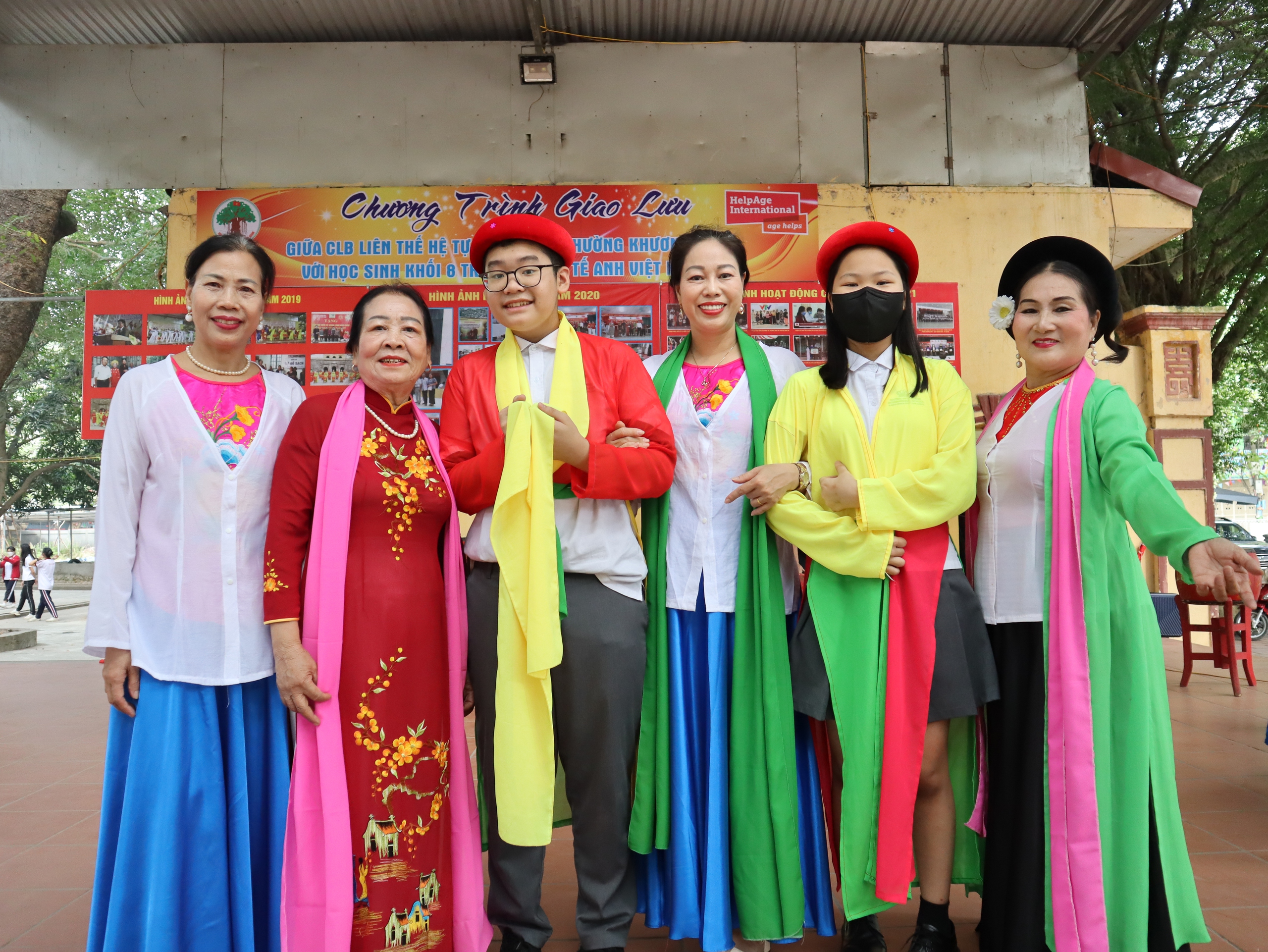 Câu lạc bộ Liên thế hệ Tự giúp nhau - Ảnh 16.