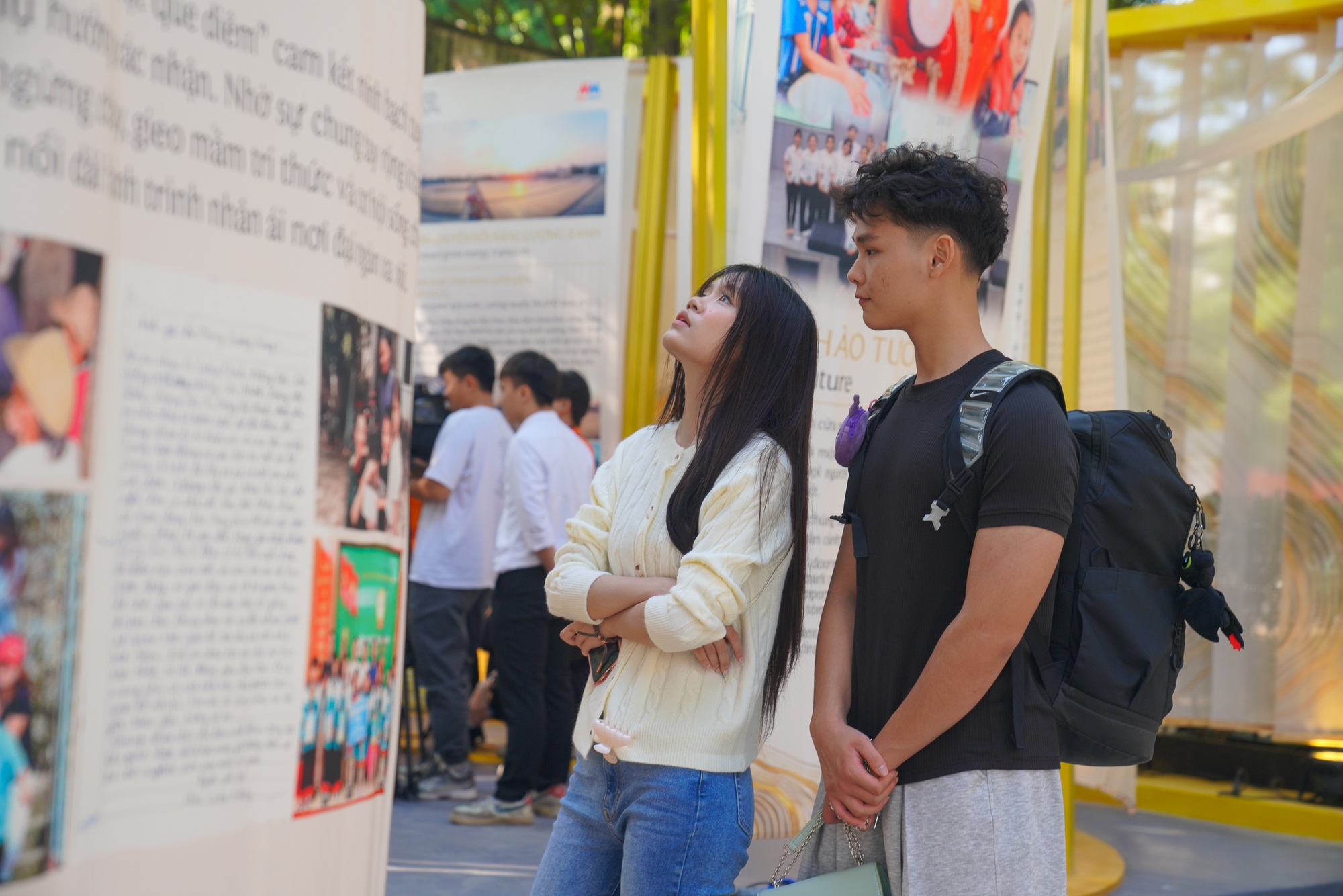 Triển lãm đặc biệt lan tỏa tinh thần kiên trì phụng sự của những “người hùng” bền bỉ cống hiến, tạo ra giá trị cho cộng đồng - Ảnh 6.