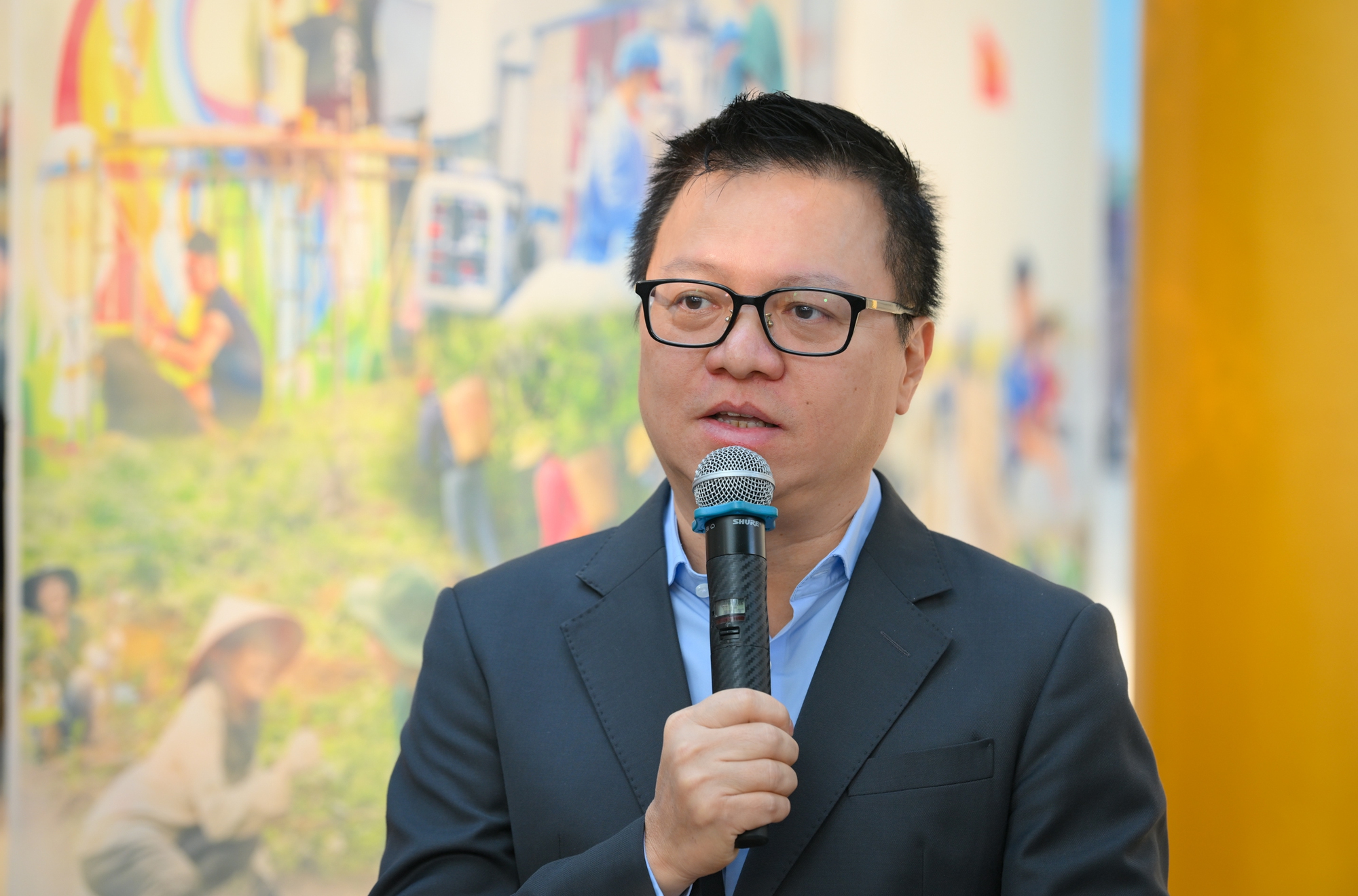 Triển lãm đặc biệt lan tỏa tinh thần kiên trì phụng sự của những “người hùng” bền bỉ cống hiến, tạo ra giá trị cho cộng đồng - Ảnh 2.