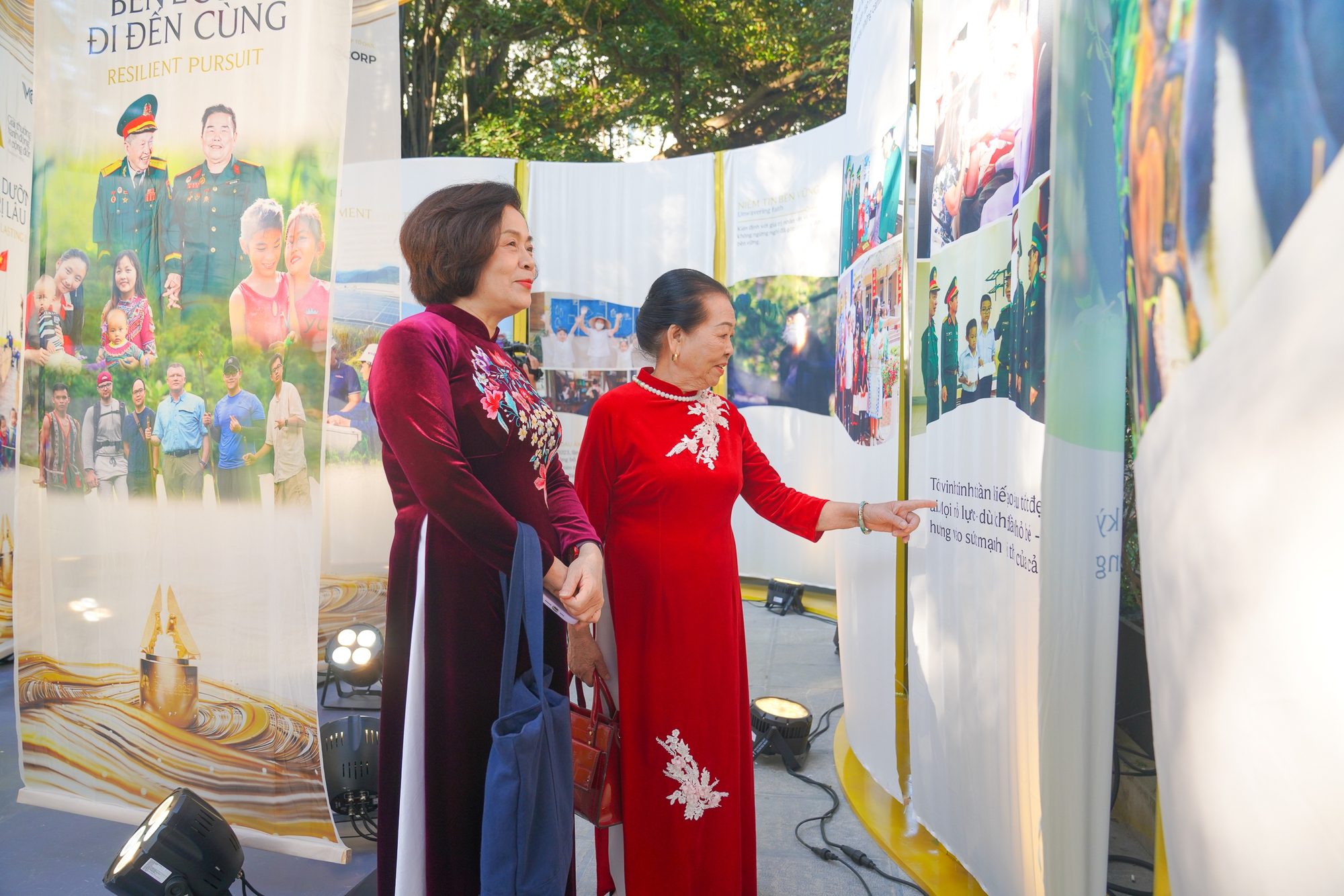 Khai mạc Triển lãm “Hành động vì Cộng đồng 2025”- Ảnh 4. Khai mạc Triển lãm “Hành động vì Cộng đồng 2025”- Ảnh 4.