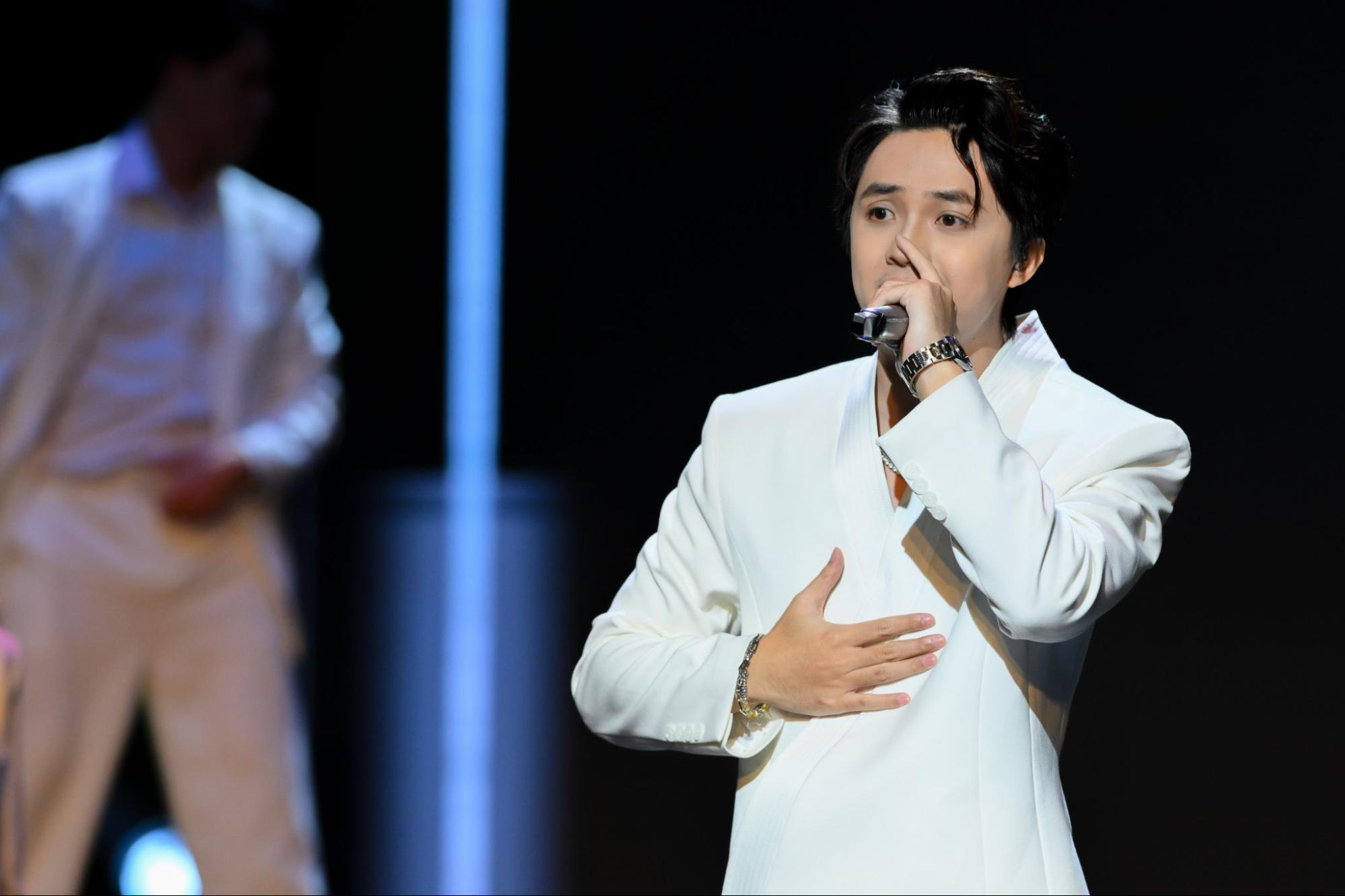 Nam rapper vừa “tốt nghiệp” Rap Việt đã ghi dấu tại sự kiện cấp Quốc gia, khoe ca khúc mới ai nghe cũng xúc động- Ảnh 4. Nam rapper vừa “tốt nghiệp” Rap Việt đã ghi dấu tại sự kiện cấp Quốc gia, khoe ca khúc mới ai nghe cũng xúc động- Ảnh 4.