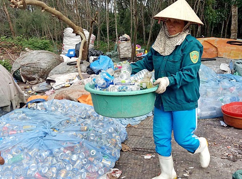Từ điểm nóng ô nhiễm nhựa đến quốc gia hành động: Việt Nam đang làm gì để xoay chuyển tình thế?  - Ảnh 2.
