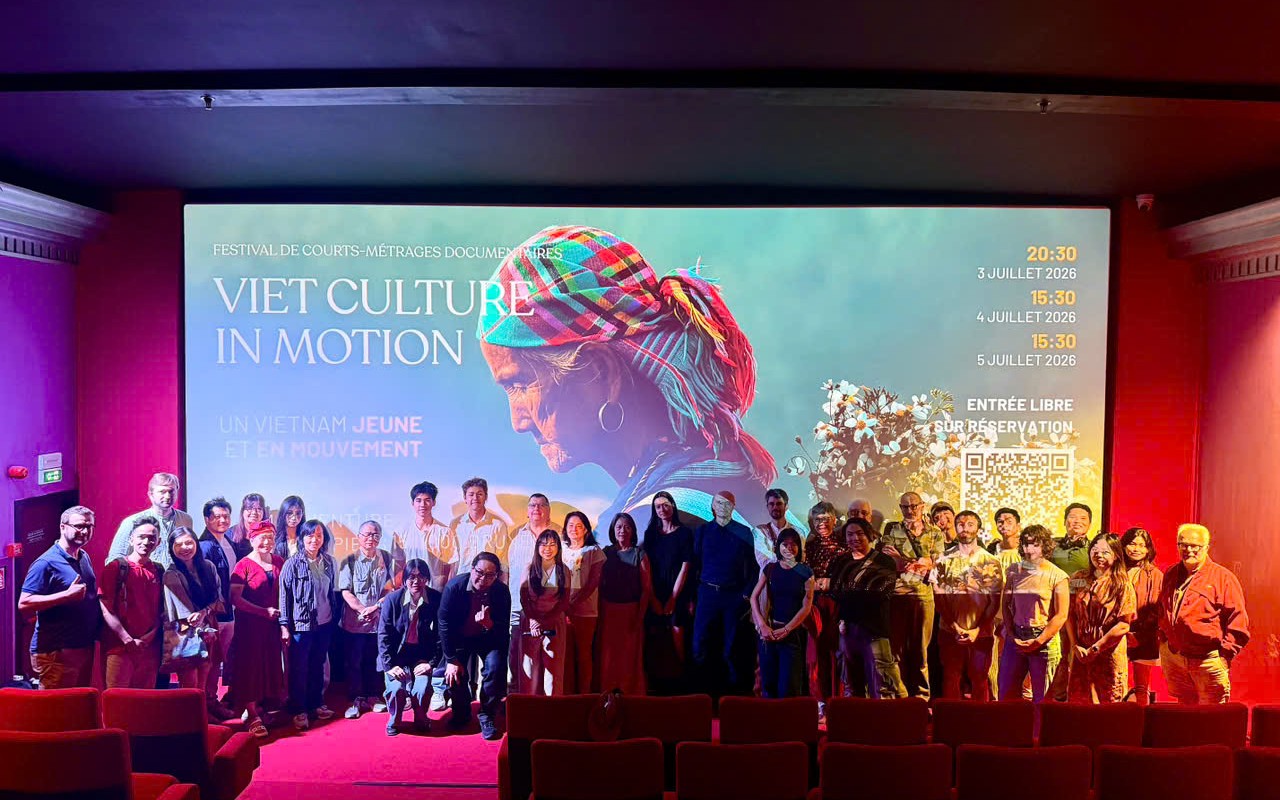 VIET CULTURE IN MOTION