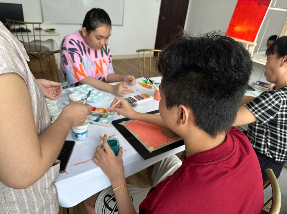 Dự án hỗ trợ trẻ tự kỷ và chậm phát triển trí tuệ Thương & An- Ảnh 18. Dự án hỗ trợ trẻ tự kỷ và chậm phát triển trí tuệ Thương & An- Ảnh 18.