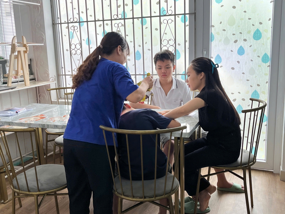 Dự án hỗ trợ trẻ tự kỷ và chậm phát triển trí tuệ Thương & An- Ảnh 12. Dự án hỗ trợ trẻ tự kỷ và chậm phát triển trí tuệ Thương & An- Ảnh 12.