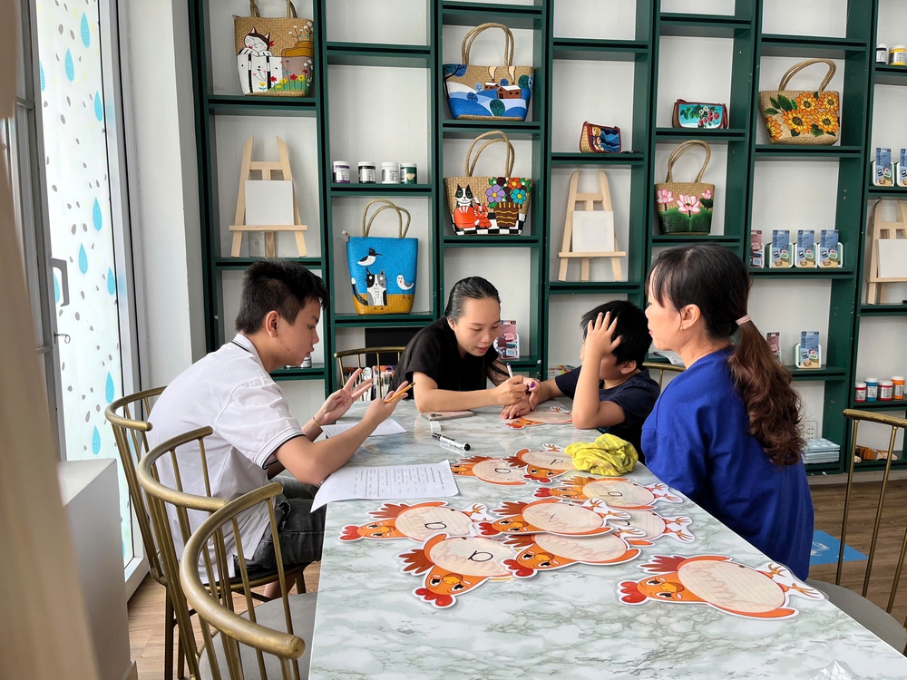 Dự án hỗ trợ trẻ tự kỷ và chậm phát triển trí tuệ Thương & An- Ảnh 14. Dự án hỗ trợ trẻ tự kỷ và chậm phát triển trí tuệ Thương & An- Ảnh 14.