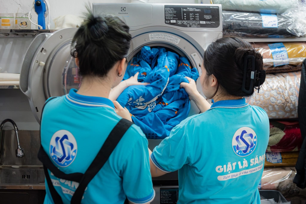 Giặt là Sáng - Tiệm giặt là người Điếc- Ảnh 27.
