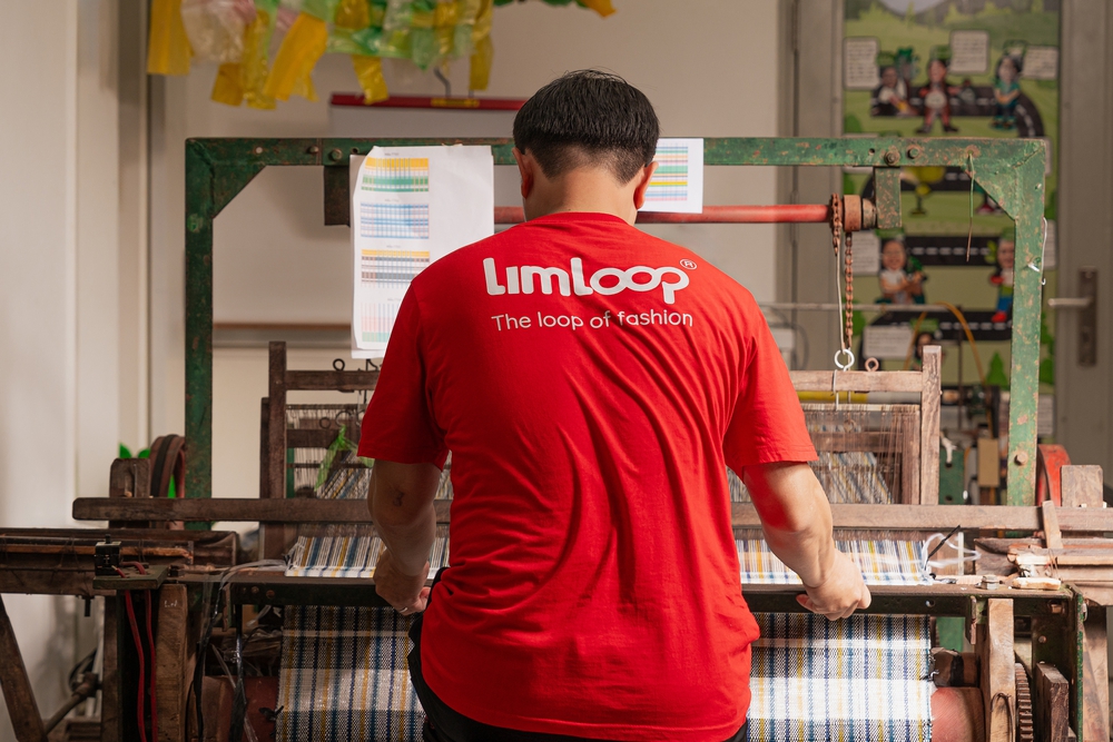 Limloop - tái chế rác nylon thành túi- Ảnh 7. Limloop - tái chế rác nylon thành túi- Ảnh 7.