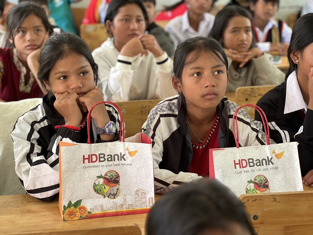 HDBANK - CHẮP CÁNH YÊU THƯƠNG- Ảnh 17. HDBANK - CHẮP CÁNH YÊU THƯƠNG- Ảnh 17.