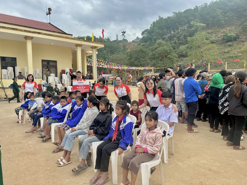 HDBANK - CHẮP CÁNH YÊU THƯƠNG- Ảnh 13. HDBANK - CHẮP CÁNH YÊU THƯƠNG- Ảnh 13.