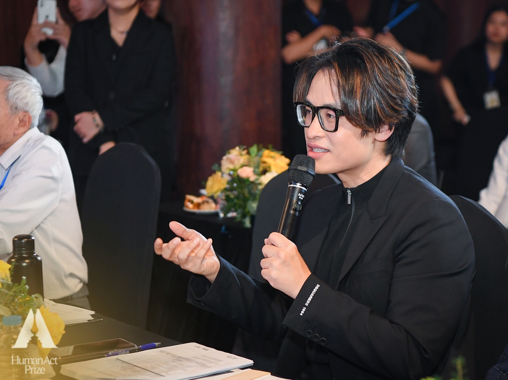 Hà Anh Tuấn tặng 400 triệu cho 1 dự án ngay tại Chung kết Human Act Prize 2024:- Ảnh 1. Hà Anh Tuấn tặng 400 triệu cho 1 dự án ngay tại Chung kết Human Act Prize 2024:- Ảnh 1.