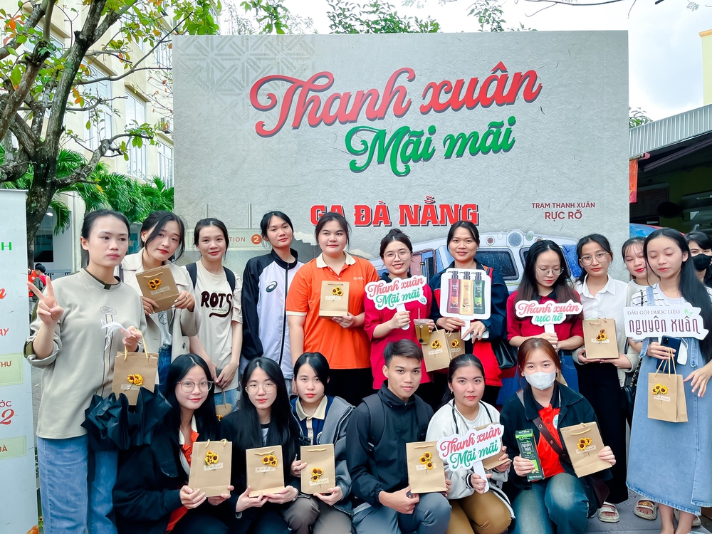 Thanh xuân mãi mãi- Ảnh 8. Thanh xuân mãi mãi- Ảnh 8.