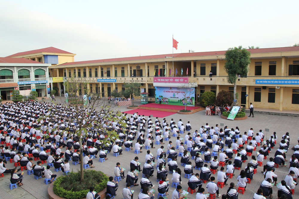 Vì mái trường xanh- Ảnh 4. Vì mái trường xanh- Ảnh 4.