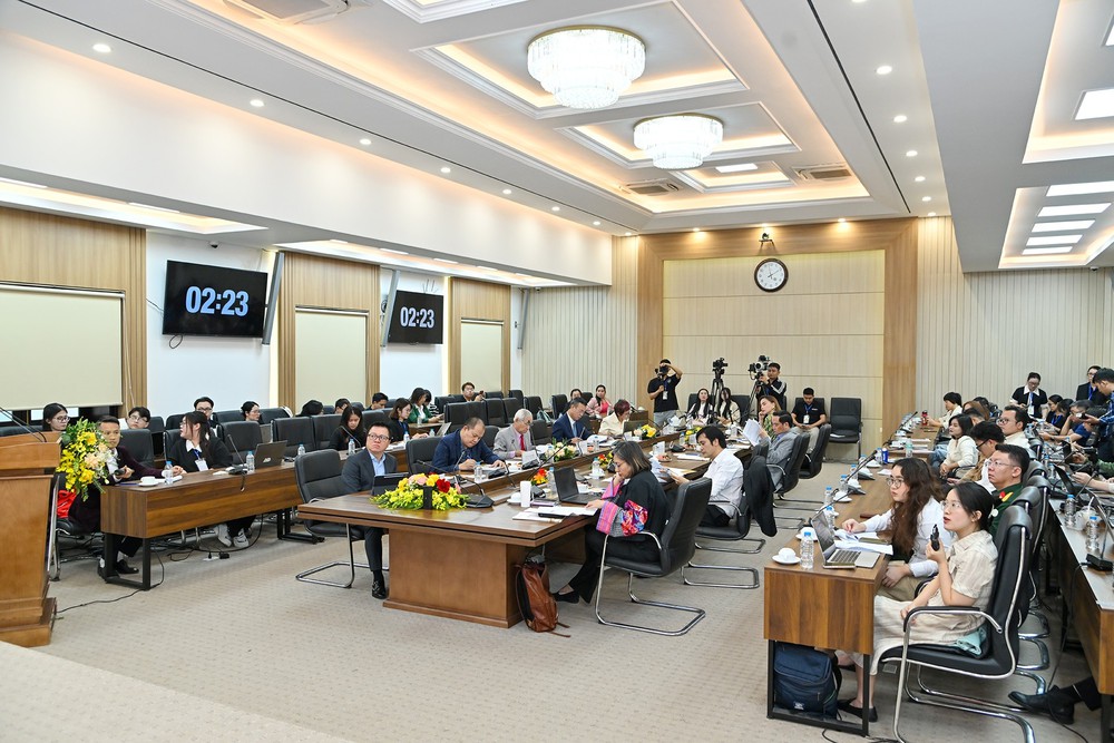 Hồ Ngọc Hà: Không cần mặc quá đẹp, ăn quá ngon; chỉ cần duy trì thu nhập để giúp đỡ bà con- Ảnh 1.