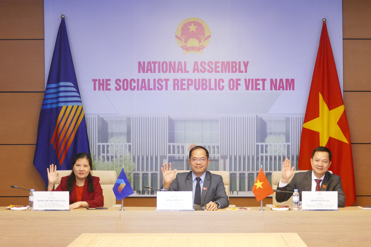 Nghị sĩ trẻ Quốc hội Việt Nam - Ảnh 6.
