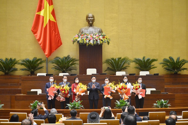 Nghị sỹ trẻ Quốc hội Việt Nam - Ảnh 2.