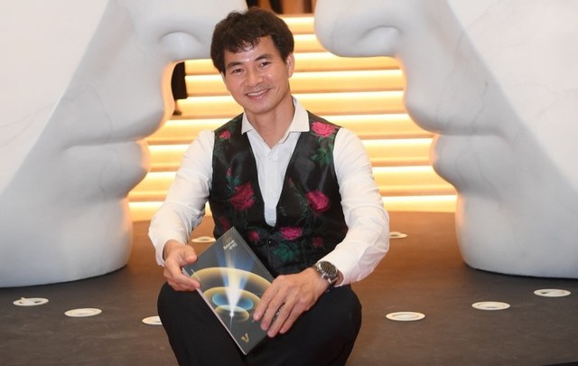 Cục trưởng Xuân Bắc ngồi ghế nóng giải thưởng đặc biệt cùng Hồ Ngọc Hà - Ảnh 1.