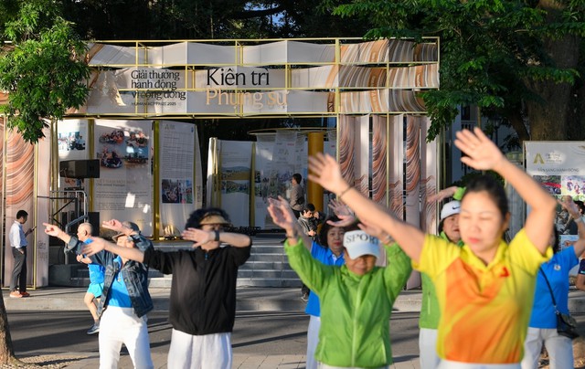 Cục trưởng Xuân Bắc ngồi ghế nóng giải thưởng đặc biệt cùng Hồ Ngọc Hà - Ảnh 5.