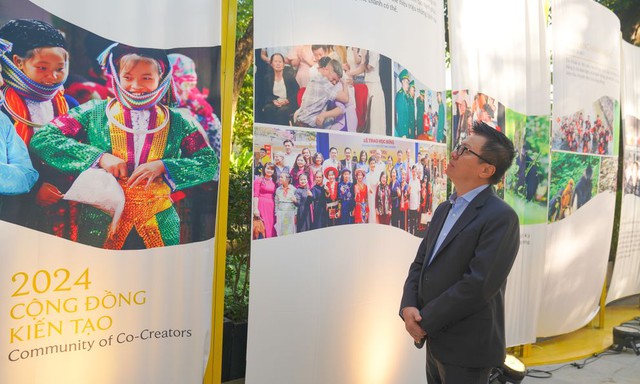 Triển lãm đặc biệt lan tỏa tinh thần kiên trì phụng sự của những “người hùng” bền bỉ cống hiến, tạo ra giá trị cho cộng đồng - Ảnh 1.