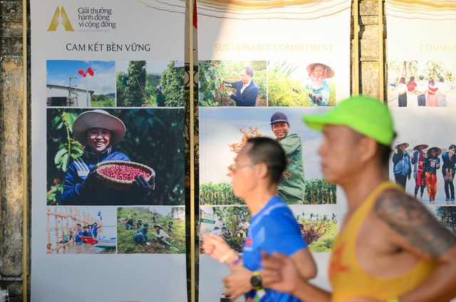 Triển lãm tôn vinh những hành động vì cộng đồng - Ảnh 2.