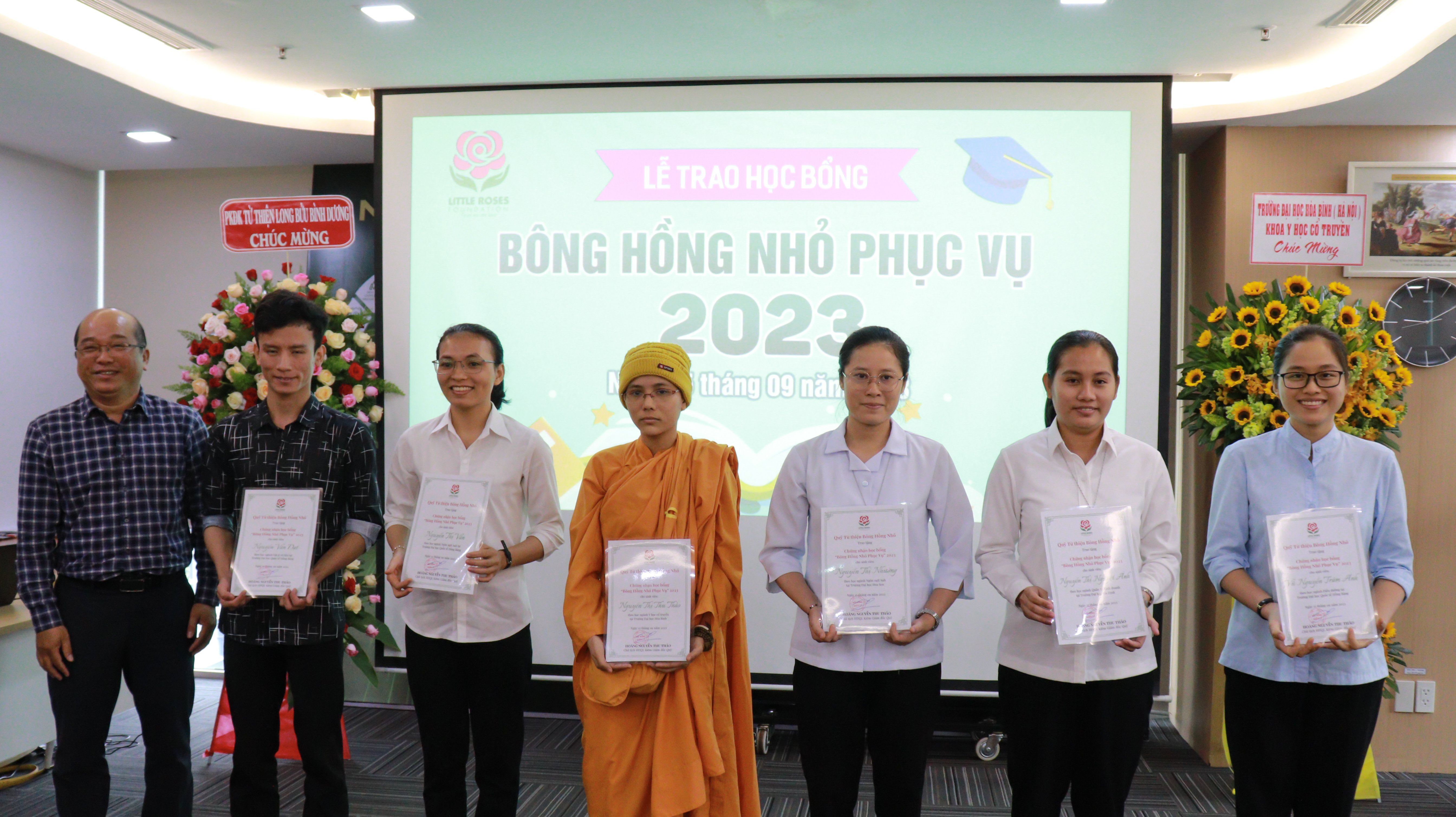 Học bổng Bông Hồng Nhỏ Phục Vụ- Ảnh 26.