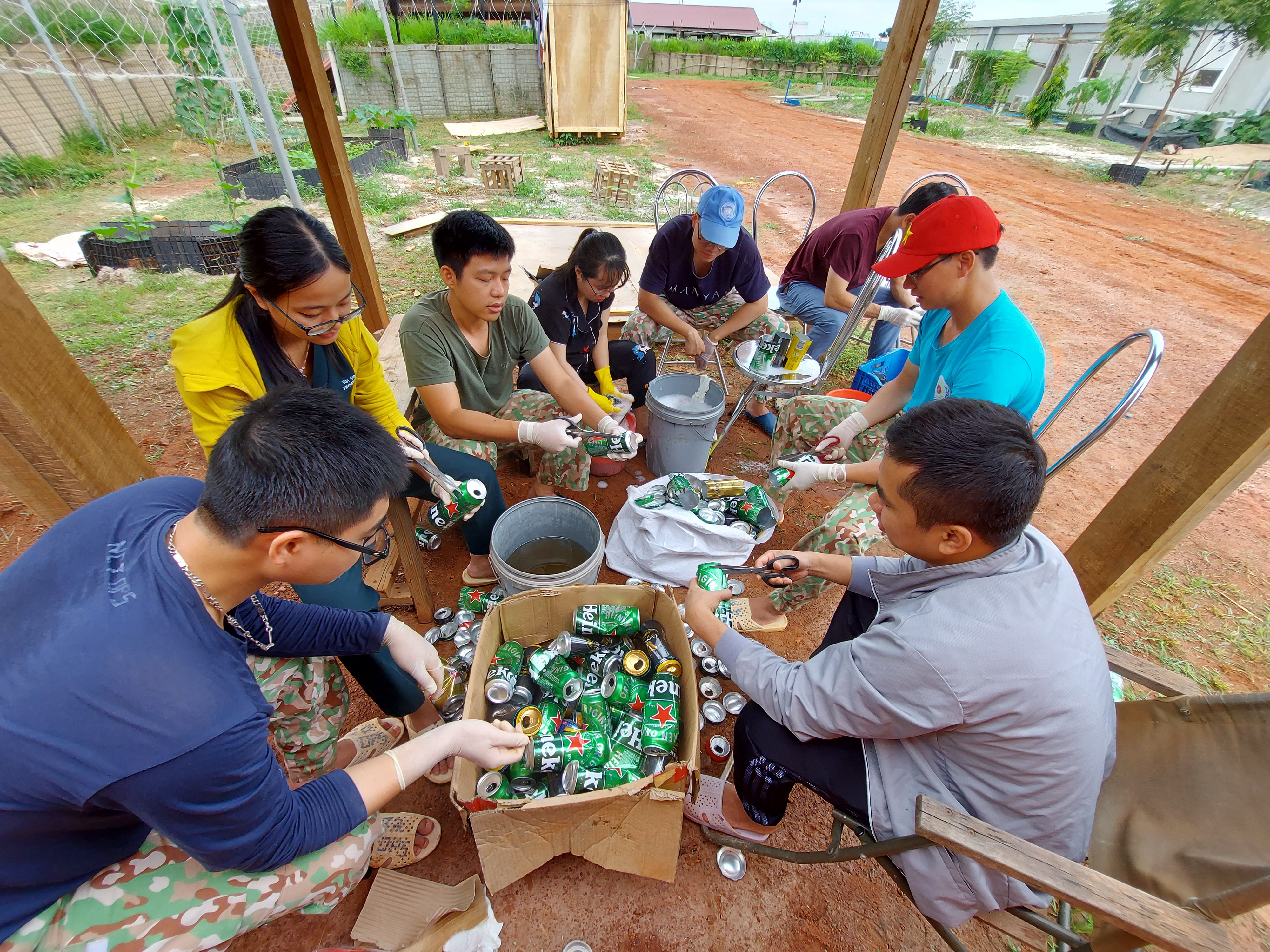 Vietnamese Green Berets join hands to protect the environment in their stationed areas while performing United Nations peacekeeping missions- Ảnh 64.