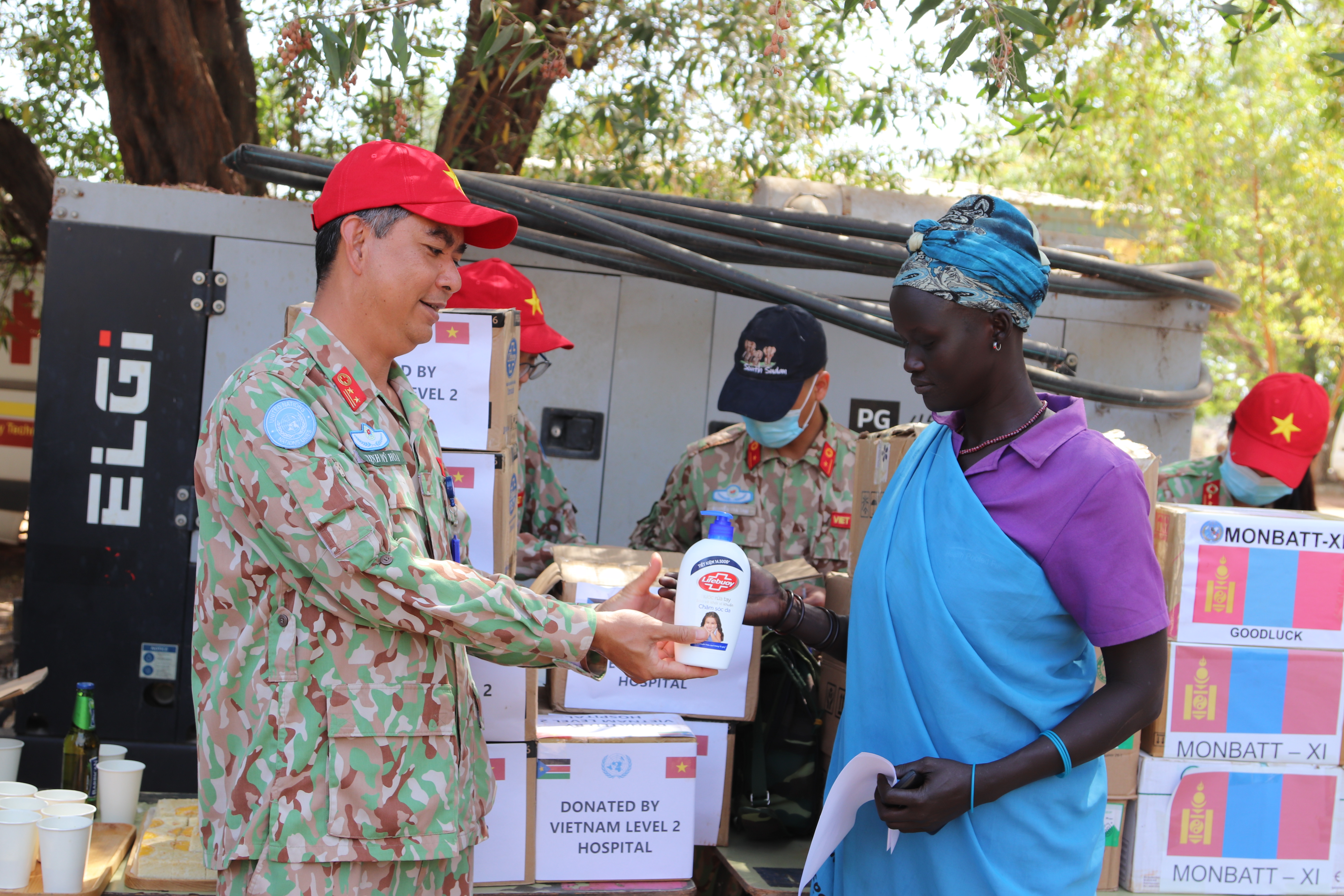 Vietnamese Green Berets join hands to protect the environment in their stationed areas while performing United Nations peacekeeping missions- Ảnh 92.