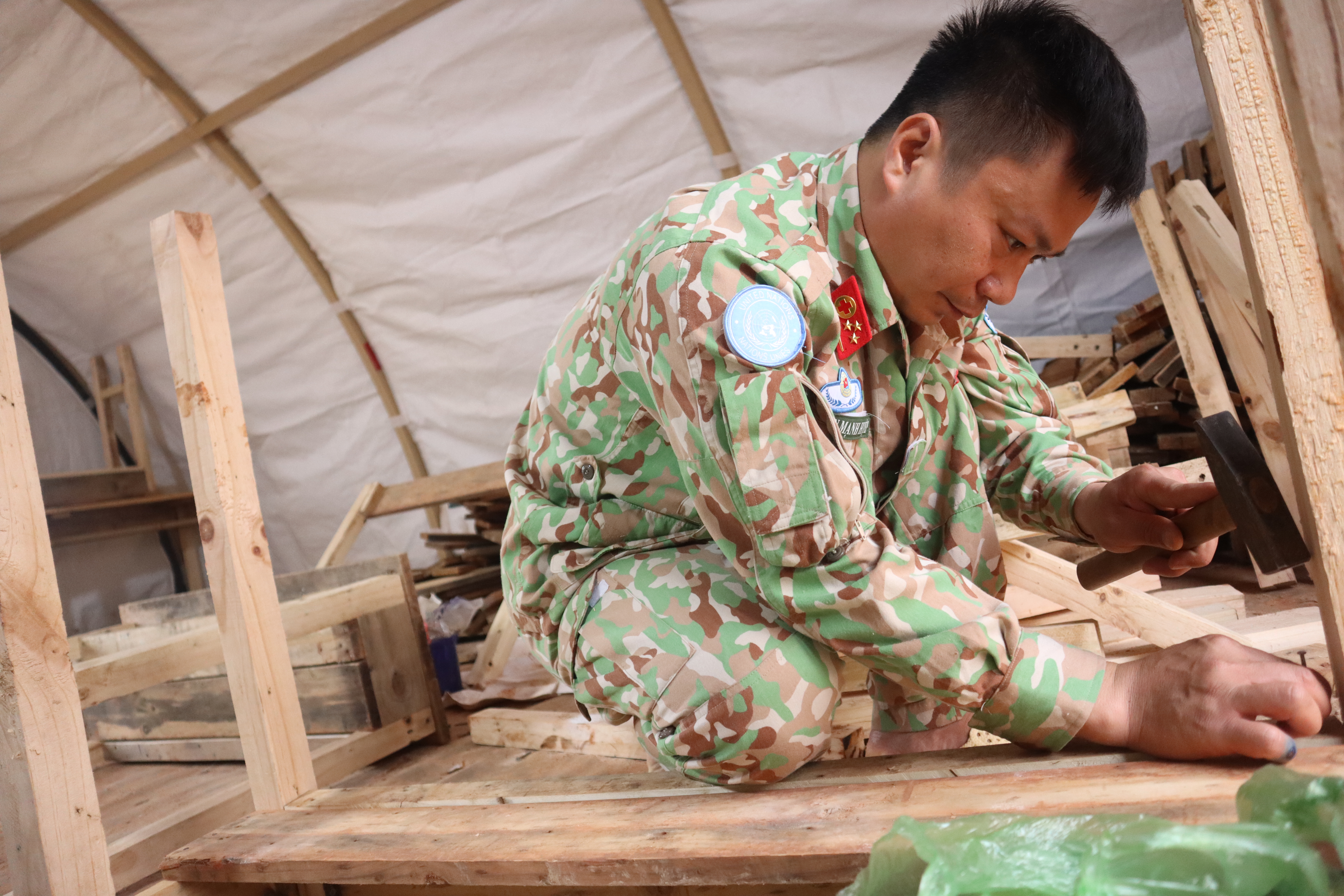 Vietnamese Green Berets join hands to protect the environment in their stationed areas while performing United Nations peacekeeping missions- Ảnh 99.