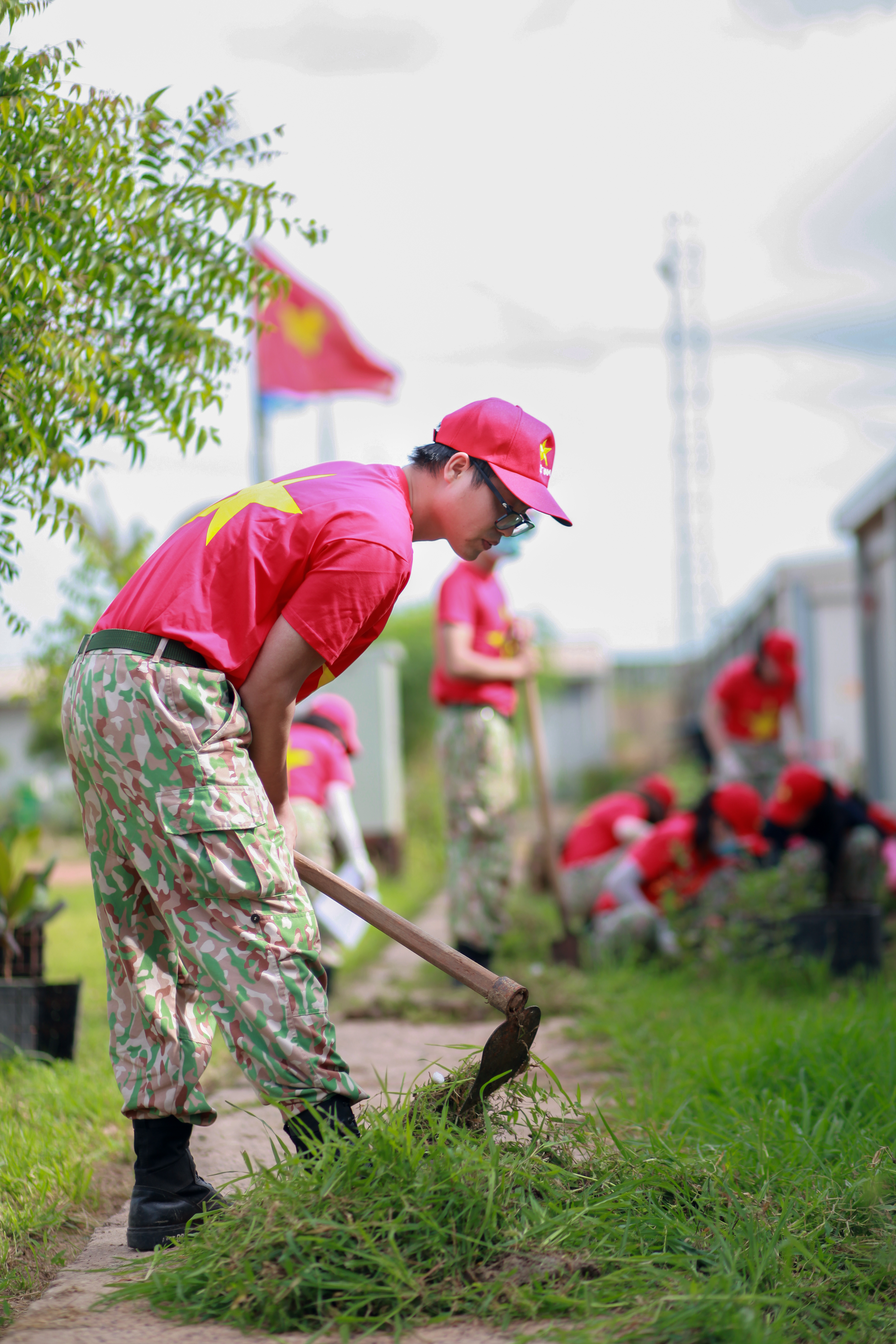 Vietnamese Green Berets join hands to protect the environment in their stationed areas while performing United Nations peacekeeping missions- Ảnh 11.