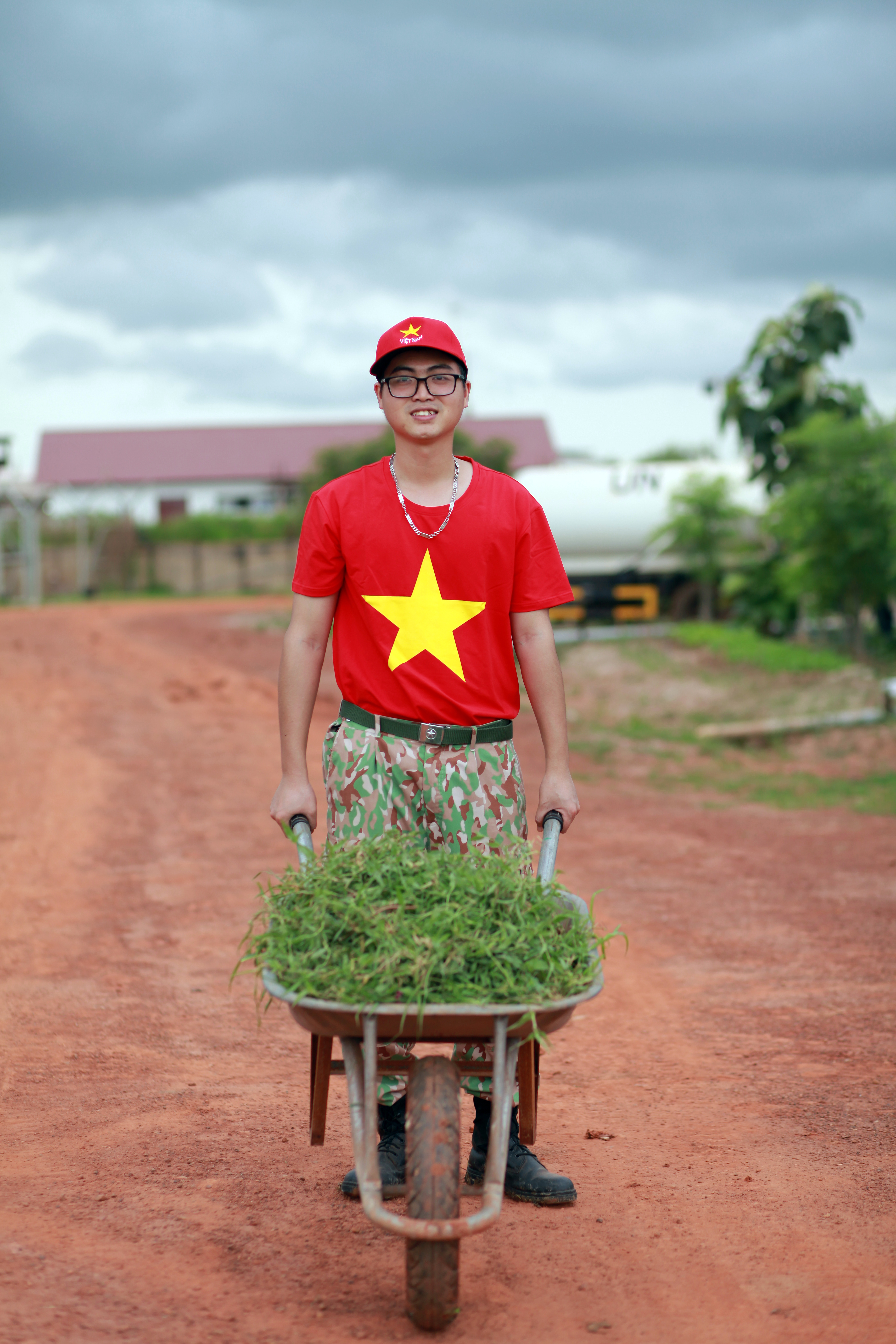 Vietnamese Green Berets join hands to protect the environment in their stationed areas while performing United Nations peacekeeping missions- Ảnh 103.